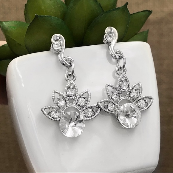 🍀 Rhinestone Abstract Drop Earrings - Picture 1 of 2